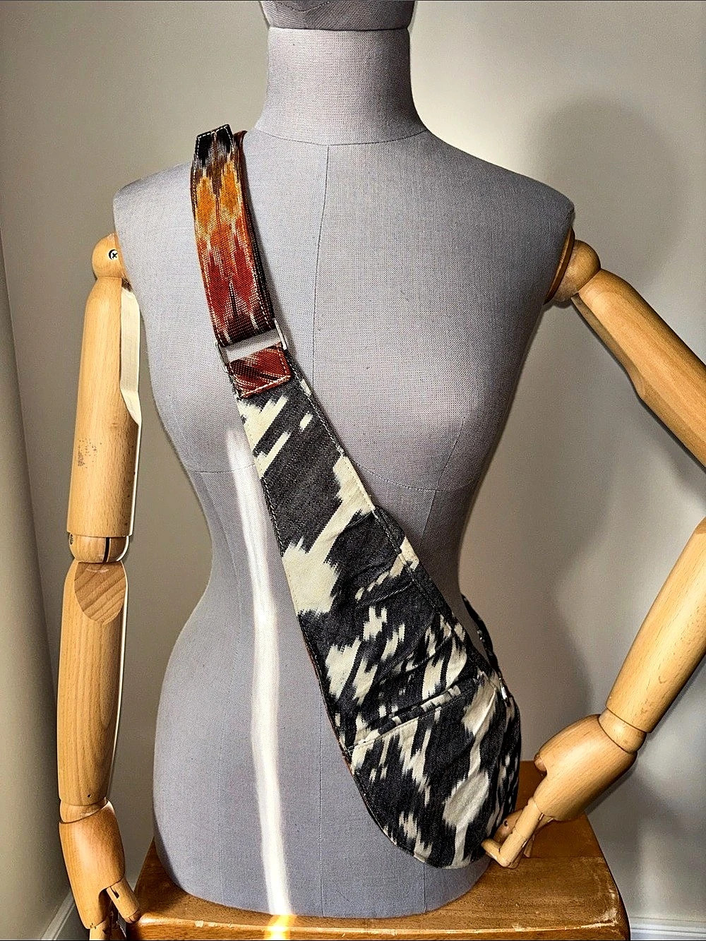 Abstract Print Shoulder Bag in Black & Orange Like New